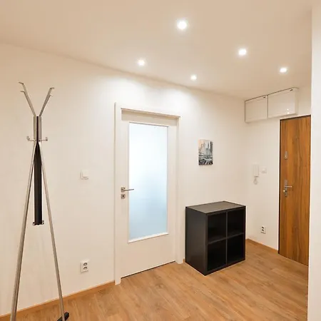 Guestin 3room Family Apt @ Podvinny Mlyn Prague