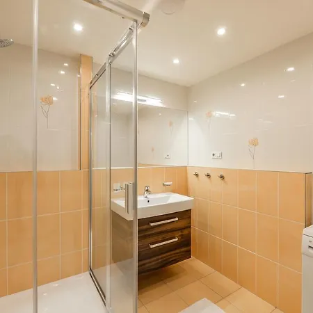 Appartement Guestin 3room Family Apt @ Podvinny Mlyn Prague